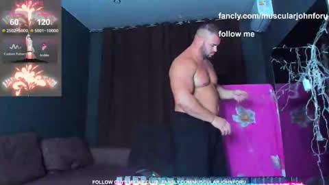 Snapshot of muscularjohnforu chatting on 09/17/25, 03:57 click icon for peach  online show from 09/17/25, 03:57