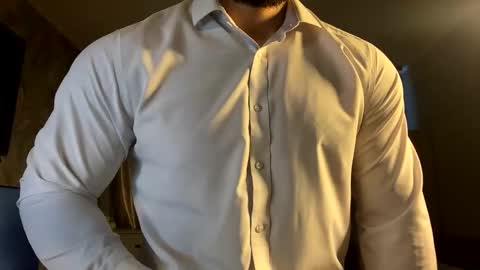 Snapshot of muscularjuggler chatting on 03/05/26, 01:23 muscularjuggler online show from 03/05/26, 01:23