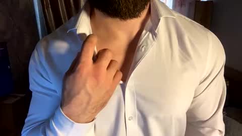 Snapshot of muscularjuggler chatting on 04/08/26, 01:38 muscularjuggler online show from 04/08/26, 01:38