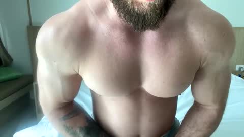 Snapshot of muscularjuggler chatting on 04/26/26, 04:10 muscularjuggler online show from 04/26/26, 04:10
