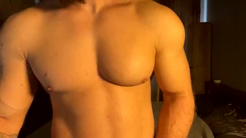Snapshot of muscularjuggler chatting on 05/22/26, 02:30 muscularjuggler online show from 05/22/26, 02:30