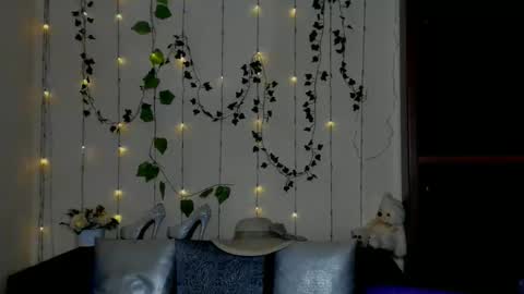 Jeneva online show from 03/12/26, 07:09