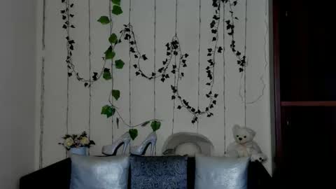 Jeneva online show from 03/26/26, 07:08