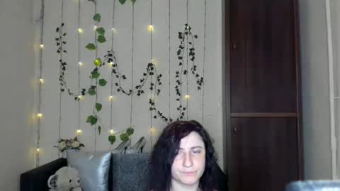 Jeneva online show from 04/14/26, 06:36