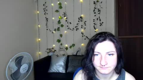 Snapshot of muse_kity_jeneva chatting on 06/21/26, 05:26 Jeneva online show from 06/21/26, 05:26