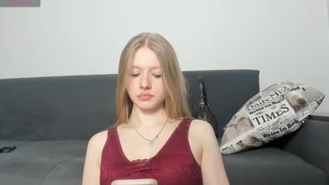 Mia online show from 03/01/26, 01:35