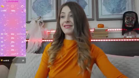 Luna  online show from 10/30/25, 08:31