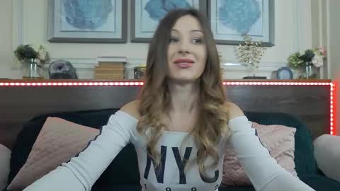 Luna  online show from 02/03/26, 08:25