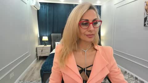 Diana online show from 03/03/25, 11:33