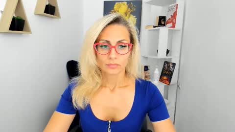 Diana online show from 09/15/25, 10:48