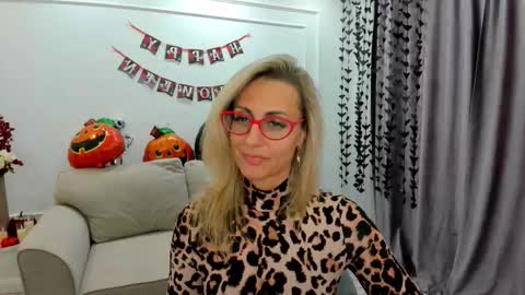 Diana online show from 10/19/25, 11:44