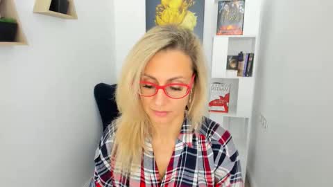 Diana online show from 11/23/25, 11:32