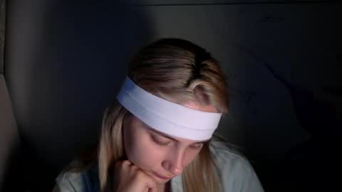 Snapshot of musescorner chatting on 10/04/25, 07:45 musescorner online show from 10/04/25, 07:45