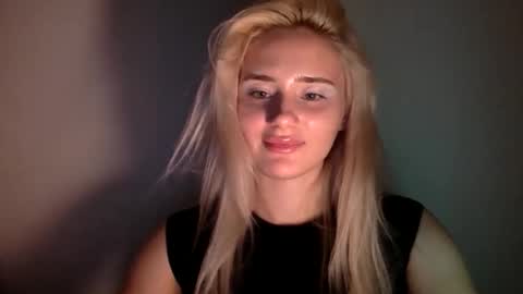 Snapshot of musescorner chatting on 11/18/25, 06:34 musescorner online show from 11/18/25, 06:34