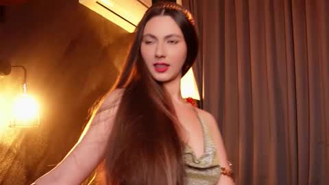 Snapshot of musesolis chatting on 02/14/25, 10:04 MuseSolis online show from 02/14/25, 10:04