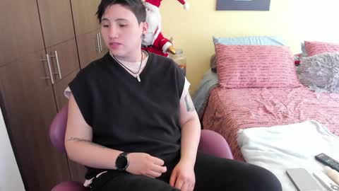 Snapshot of musicayluna chatting on 12/30/24, 03:24 VALENTINA Luna  online show from 12/30/24, 03:24