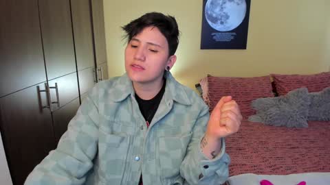 Snapshot of musicayluna chatting on 01/18/25, 12:46 VALENTINA Luna  online show from 01/18/25, 12:46