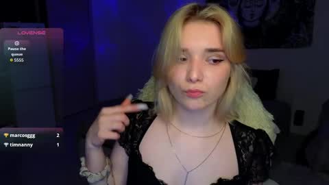 Snapshot of musyacute chatting on 05/29/26, 08:51 Molly online show from 05/29/26, 08:51