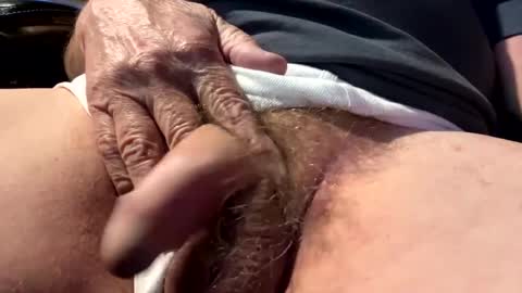 Snapshot of mutualjerk chatting on 12/11/24, 03:26 bighead mature oldcock love hairy pussy C2C married..hairy women more than welcome. Tips not required but appreciated online show from 12/11/24, 03:26