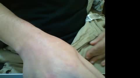 Snapshot of muzicdaddy4200 chatting on 11/05/25, 04:23 SubDaddy420 online show from 11/05/25, 04:23