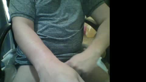 Snapshot of muzicdaddy4200 chatting on 06/01/26, 05:31 SubDaddy420 online show from 06/01/26, 05:31