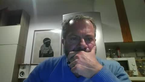 muzungu5 online show from 12/17/25, 08:15