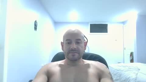 Snapshot of mworlton9 chatting on 12/21/25, 12:51 Maximus online show from 12/21/25, 12:51