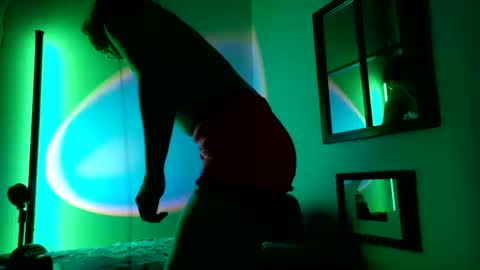 Snapshot of mx_anouk_divine chatting on 10/14/25, 05:08 Mx. Anouk Divine online show from 10/14/25, 05:08