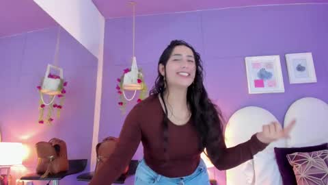 Snapshot of my_aleja_ chatting on 09/19/25, 01:01 my_aleja_ online show from 09/19/25, 01:01