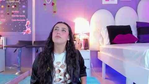 Snapshot of my_aleja_ chatting on 10/15/25, 01:33 my_aleja_ online show from 10/15/25, 01:33