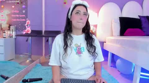 Snapshot of my_aleja_ chatting on 10/16/25, 01:34 my_aleja_ online show from 10/16/25, 01:34