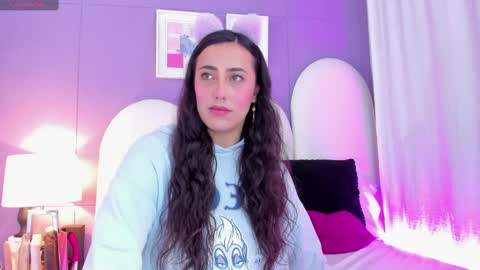 Snapshot of my_aleja_ chatting on 10/22/25, 03:23 my_aleja_ online show from 10/22/25, 03:23