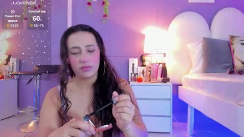 Snapshot of my_aleja_ chatting on 11/10/25, 12:59 my_aleja_ online show from 11/10/25, 12:59