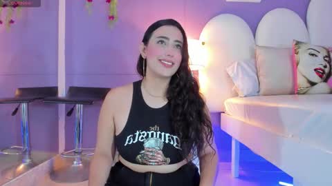 Snapshot of my_aleja_ chatting on 11/15/25, 02:02 my_aleja_ online show from 11/15/25, 02:02