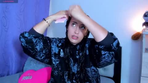 my_aleja_ online show from 04/11/26, 10:41