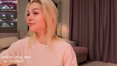 Snapshot of my_april chatting on 09/16/25, 12:44 April online show from 09/16/25, 12:44