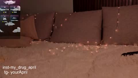 Snapshot of my_april chatting on 10/11/25, 12:43 April online show from 10/11/25, 12:43