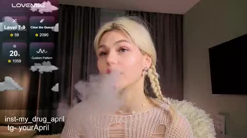 Snapshot of my_april chatting on 10/19/25, 03:07 April online show from 10/19/25, 03:07