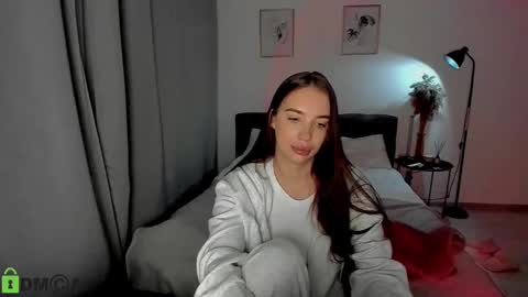 katie online show from 12/14/24, 08:18