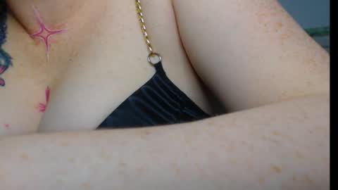     sara      i know you love me xoxox     online show from 03/23/26, 02:04