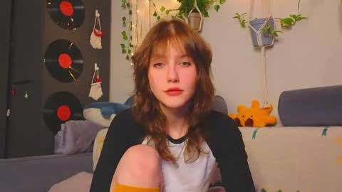 Snapshot of my_parisss chatting on 01/03/25, 05:53  PARIS   online show from 01/03/25, 05:53