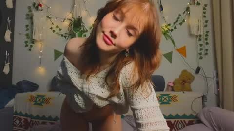 Snapshot of my_parisss chatting on 02/06/25, 05:03  PARIS   online show from 02/06/25, 05:03