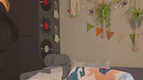 Snapshot of my_parisss chatting on 09/29/25, 10:25  PARIS   online show from 09/29/25, 10:25