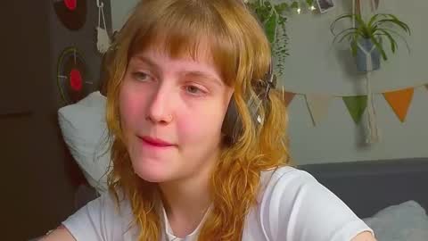 Snapshot of my_parisss chatting on 10/28/25, 11:29  PARIS   online show from 10/28/25, 11:29