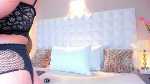 Mariana Evans online show from 02/12/25, 11:40