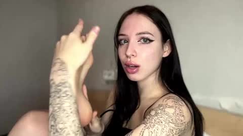 Snapshot of myafmaa chatting on 10/19/25, 07:53 Viola online show from 10/19/25, 07:53