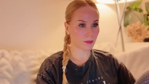 Mya-be Yours P online show from 09/15/25, 07:36