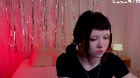 Mia online show from 04/04/26, 12:42