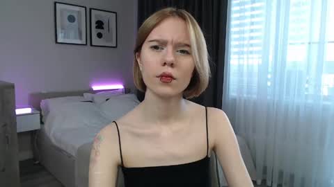 Lana online show from 05/17/26, 07:06