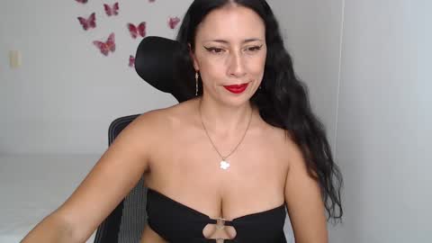 Snapshot of myc_sw_couple chatting on 02/02/25, 05:26 mary and charlie online show from 02/02/25, 05:26